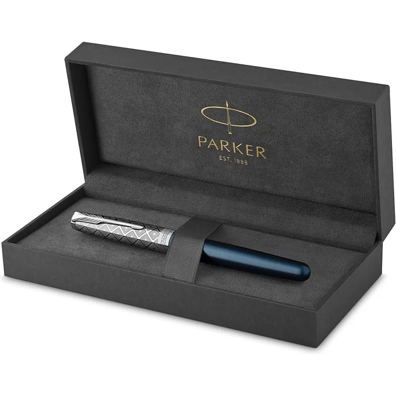 PARKER Sonnet Füller | Premium Metal & Blue Satinierung mit Chromverkleidung | Feine 18 Karat Goldfeder mit schwarzer Tintenpatrone | Geschenkbox
